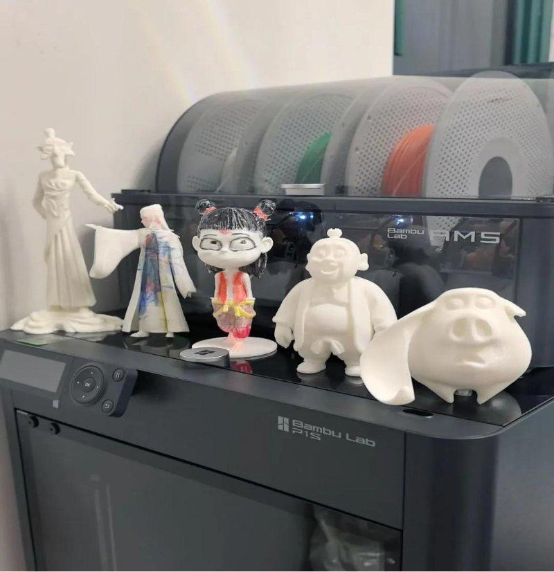 3D打印创意工坊 · 将想象“绘”成现实